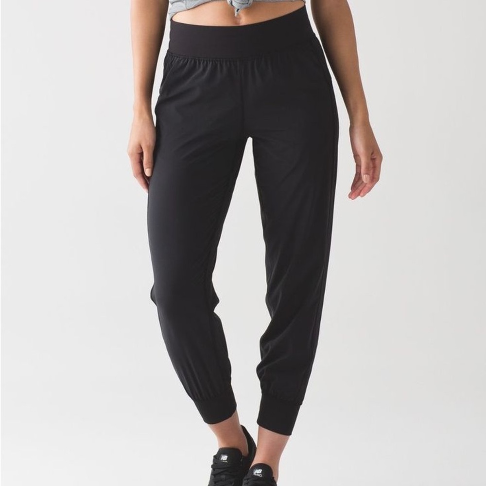 Lululemon woman’s black jogger